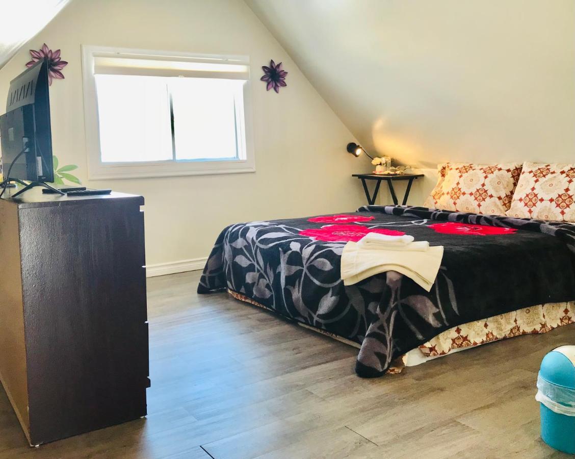 Cheerful Residence Niagara Bagian luar foto